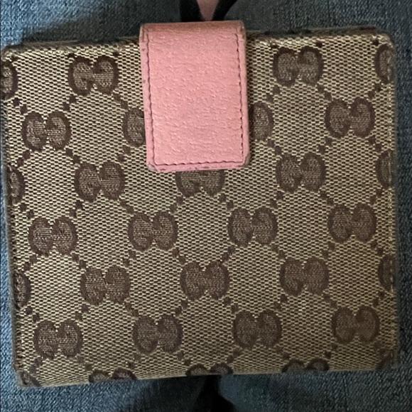 Gucci Vintage Compact Snap Monogram Wallet - Picture 1 of 4